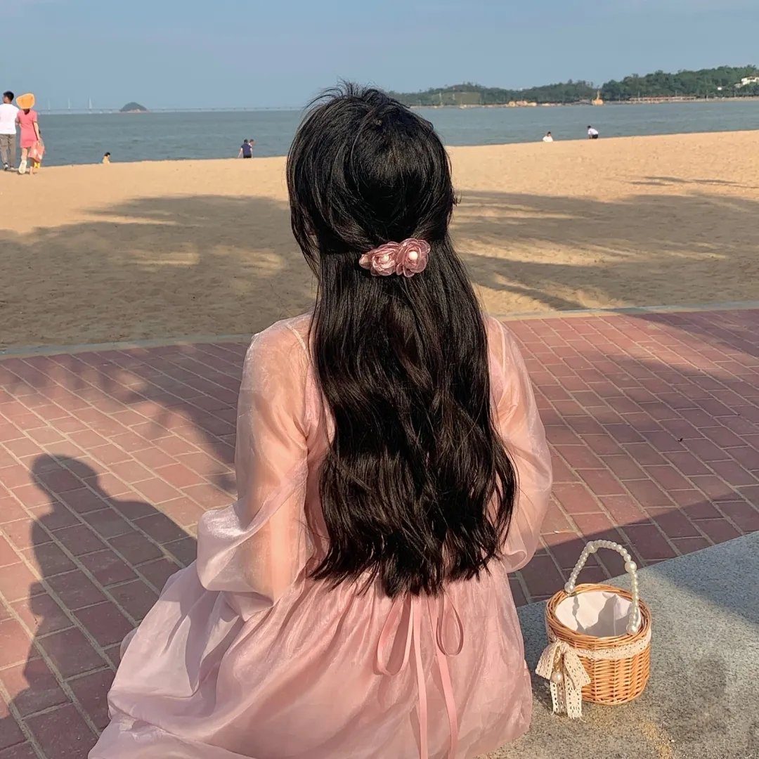 我在新手村悄悄苟成了大BOSS